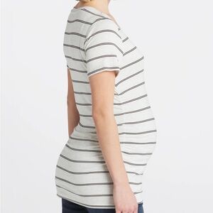 MARKET & SPRUCE
Elaine Maternity Straight Hem Pocket Tee